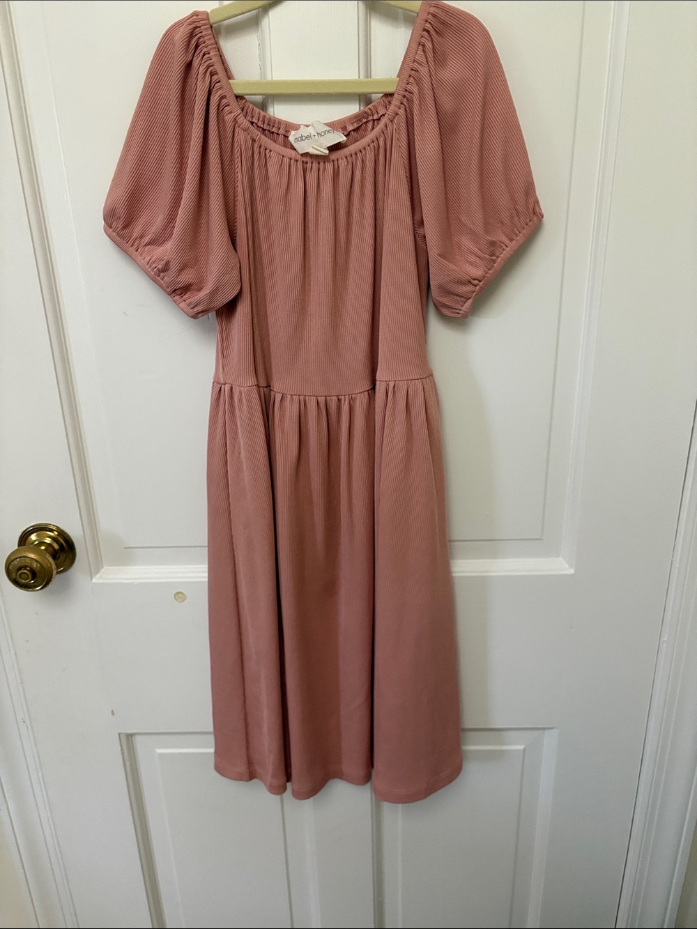 Girls (8) midi ribbed puff sleeved dress.